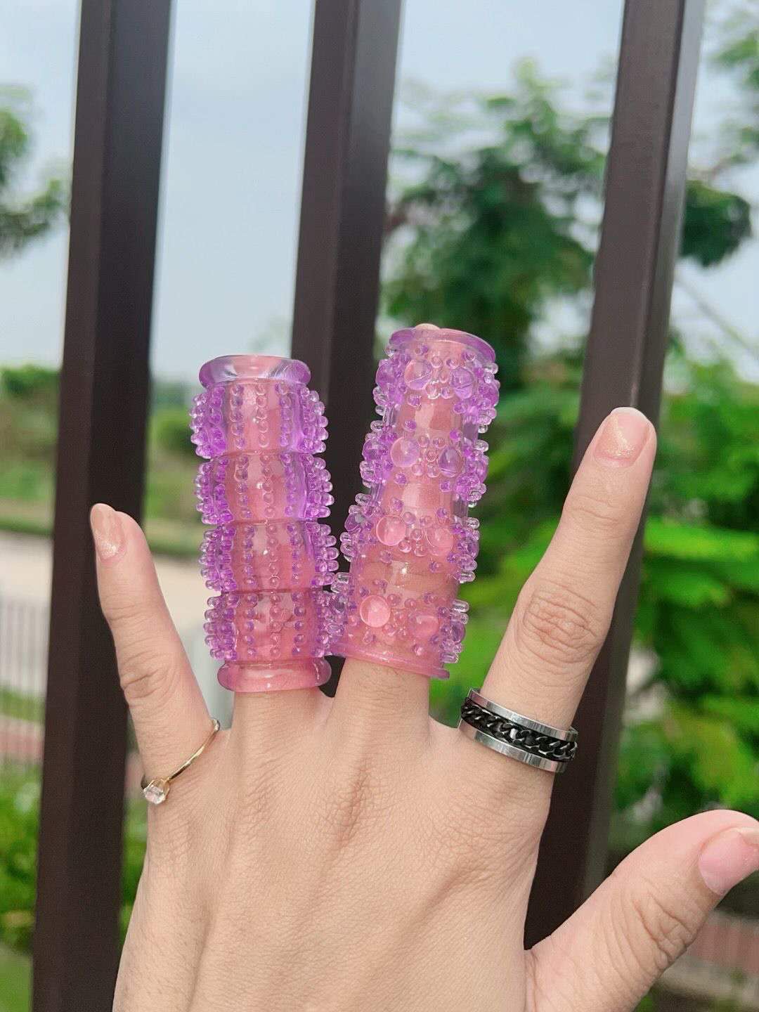Kondom jari, minimalis, elastis dan lentur. Sarung  jari bergerigi 2 pcs/box