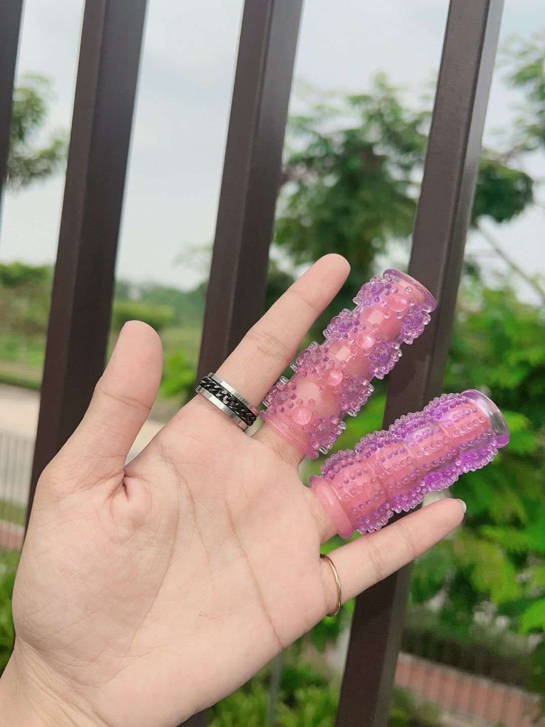 Kondom jari, minimalis, elastis dan lentur. Sarung  jari bergerigi 2 pcs/box