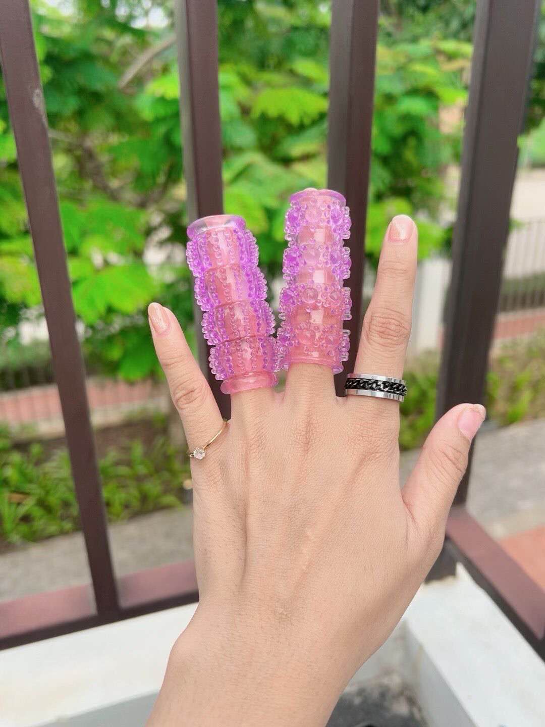 Kondom jari, minimalis, elastis dan lentur. Sarung  jari bergerigi 2 pcs/box
